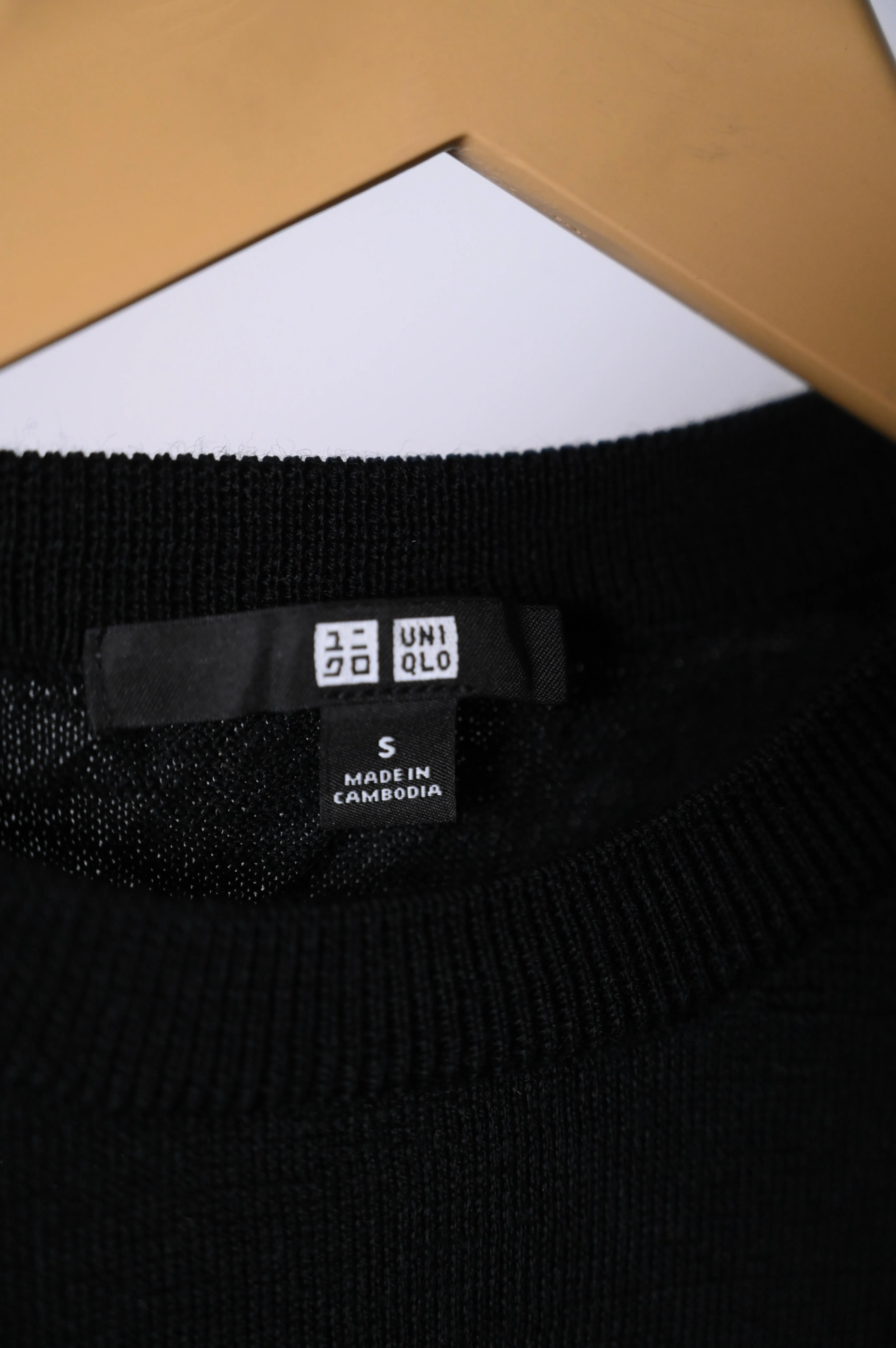 Uniqlo Small Black Sweatshirt